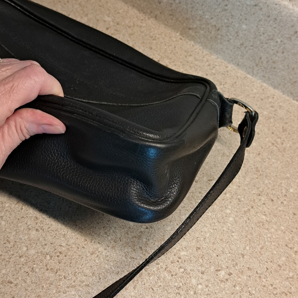 Vintage Longchamp Crossbody Bag - Picture 6 of 15